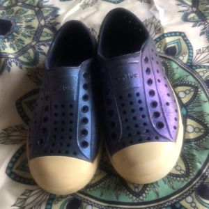 Native kids shoes size 10
